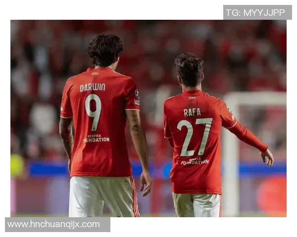 世界杯精彩对决本菲卡与多特蒙德战成平局转会传闻引发热议