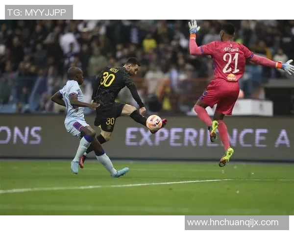 中超热战巴黎圣日耳曼与利物浦激战成平局乌龙球引发全场狂欢 中超热战巴黎圣日耳曼与利物浦激战成平局乌龙球引发全场狂欢